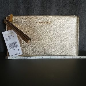 NWT MICHAEL KORS Pale Gold Mercer Leather Clutch